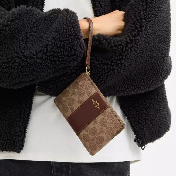 Coach Corner Zip Wristlet In Signature Canvas With Stripe - Picture 2 of 4